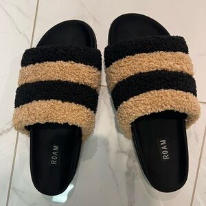 Roam sandals size 39